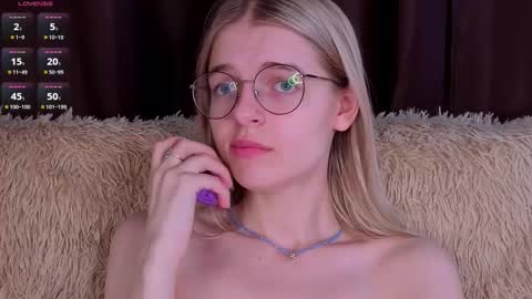 Monica online show from 11-28-25, 07:49