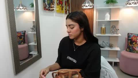 Snapshot of _lucy_grey chatting on 06-03-26, 11:13 Lucy online show from 06-03-26, 11:13