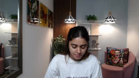 Snapshot of _lucy_grey chatting on 06-05-26, 11:05 Lucy online show from 06-05-26, 11:05