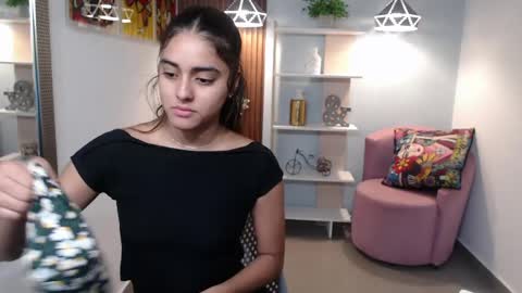 Snapshot of _lucy_grey chatting on 06-08-26, 10:59 Lucy online show from 06-08-26, 10:59