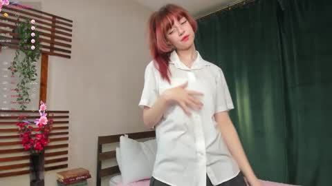 Snapshot of _lucystars chatting on 10-20-25, 02:28 _lucystars online show from 10-20-25, 02:28