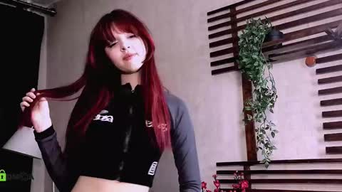 Snapshot of _lucystars chatting on 11-18-25, 02:54 _lucystars online show from 11-18-25, 02:54