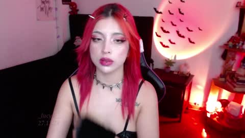 Snapshot of _lucyx__ chatting on 12-27-24, 10:26 Queen. Help me reach 100 thumbs up online show from 12-27-24, 10:26