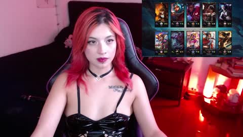 Snapshot of _lucyx__ chatting on 01-17-25, 09:50 Queen. Help me reach 100 thumbs up online show from 01-17-25, 09:50