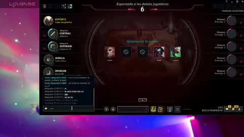 Snapshot of _lucyx__ chatting on 10-08-25, 01:14 Queen. Help me reach 100 thumbs up online show from 10-08-25, 01:14