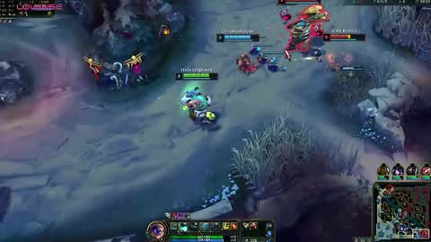 Snapshot of _lucyx__ chatting on 11-21-25, 10:08 Queen. Help me reach 100 thumbs up online show from 11-21-25, 10:08