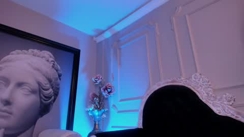  Luna  online show from 01-20-25, 06:32