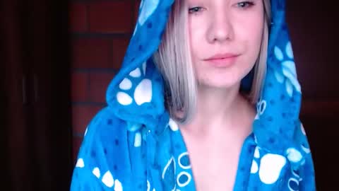 Snapshot of _lunablondie_ chatting on 02-04-25, 03:15 _lunablondie_ online show from 02-04-25, 03:15