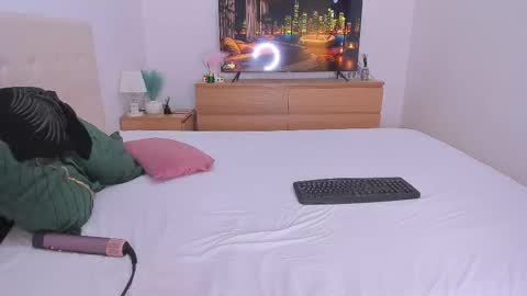 Lynna online show from 01-07-26, 10:45