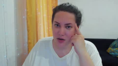 Snapshot of _madalexa_ chatting on 06-21-26, 03:25 Alexa online show from 06-21-26, 03:25