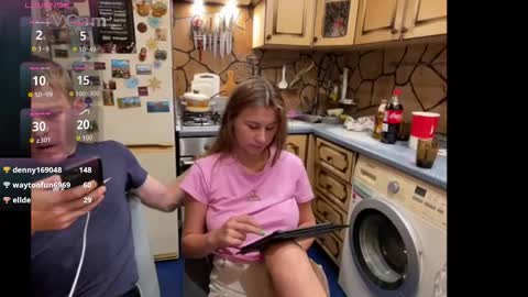 Snapshot of _magic_kis chatting on 09-09-25, 08:08 _magic_kis online show from 09-09-25, 08:08