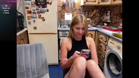 Snapshot of _magic_kis chatting on 11-26-25, 06:58 _magic_kis online show from 11-26-25, 06:58