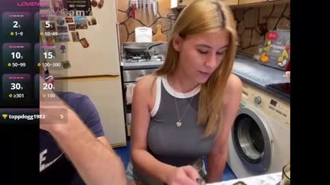 Snapshot of _magic_kis chatting on 11-28-25, 07:16 _magic_kis online show from 11-28-25, 07:16