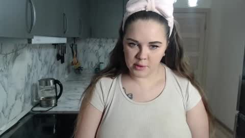 Kate online show from 12-31-24, 03:01