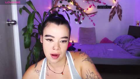 Snapshot of _marcela_wi chatting on 02-06-26, 10:35 Marce online show from 02-06-26, 10:35