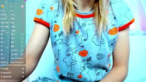 Snapshot of _mari_so chatting on 01-13-25, 07:43 Scarlett online show from 01-13-25, 07:43