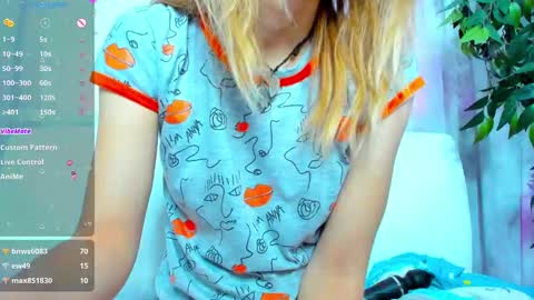 Snapshot of _mari_so chatting on 01-23-25, 04:41 Scarlett online show from 01-23-25, 04:41