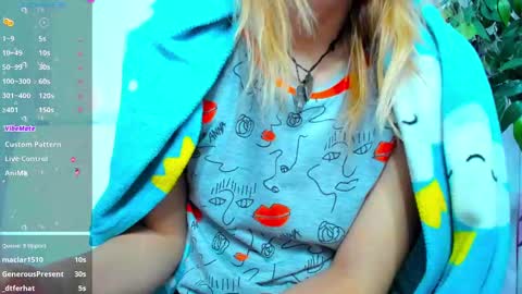 Snapshot of _mari_so chatting on 01-23-25, 07:43 Scarlett online show from 01-23-25, 07:43