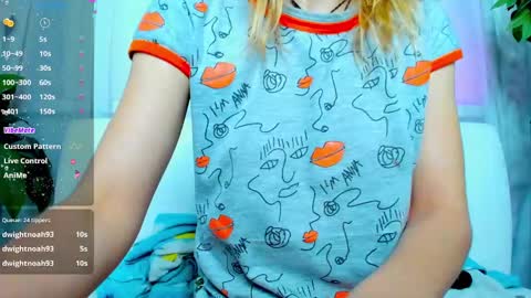 Snapshot of _mari_so chatting on 01-30-25, 07:39 Scarlett online show from 01-30-25, 07:39