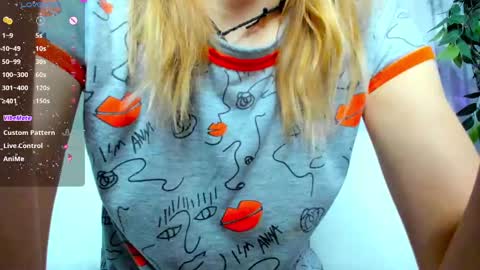 Snapshot of _mari_so chatting on 02-02-25, 05:10 Scarlett online show from 02-02-25, 05:10