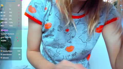 Snapshot of _mari_so chatting on 02-07-25, 07:50 Scarlett online show from 02-07-25, 07:50