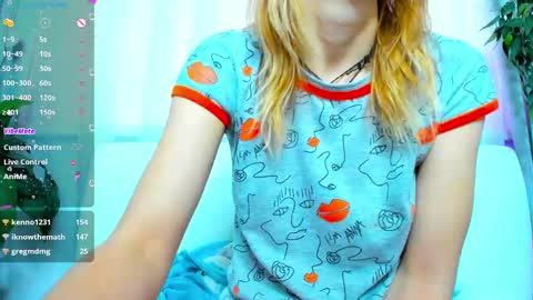 Snapshot of _mari_so chatting on 02-09-25, 08:11 Scarlett online show from 02-09-25, 08:11