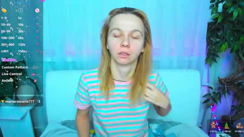 Snapshot of _mari_so chatting on 02-14-25, 01:45 Scarlett online show from 02-14-25, 01:45