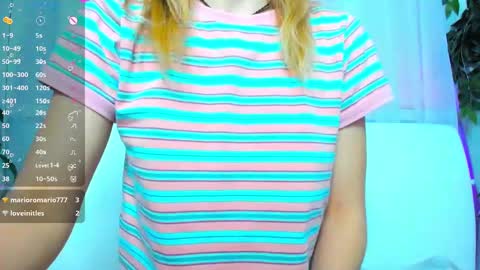 Snapshot of _mari_so chatting on 02-14-25, 04:47 Scarlett online show from 02-14-25, 04:47