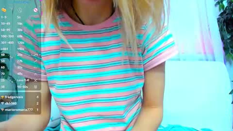 Snapshot of _mari_so chatting on 02-20-25, 05:12 Scarlett online show from 02-20-25, 05:12