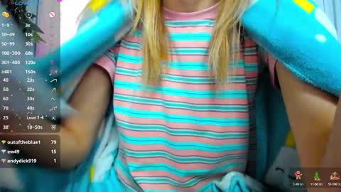 Snapshot of _mari_so chatting on 02-25-25, 06:47 Scarlett online show from 02-25-25, 06:47