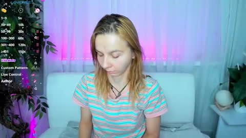 Snapshot of _mari_so chatting on 02-26-25, 02:26 Scarlett online show from 02-26-25, 02:26