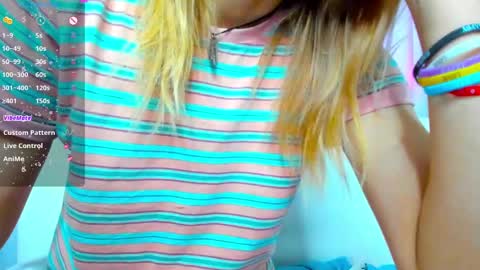 Snapshot of _mari_so chatting on 03-05-25, 05:18 Scarlett online show from 03-05-25, 05:18