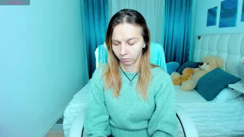 Snapshot of _mari_so chatting on 10-11-25, 09:52 Scarlett online show from 10-11-25, 09:52