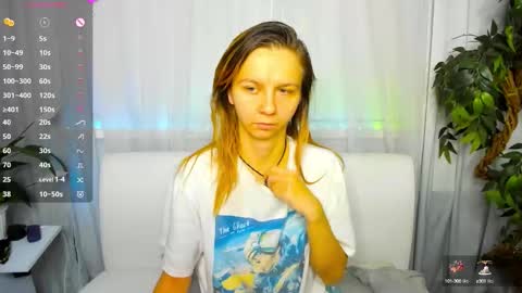 Snapshot of _mari_so chatting on 10-14-25, 09:10 Scarlett online show from 10-14-25, 09:10