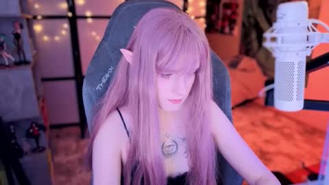 Mariko online show from 11-21-25, 03:33