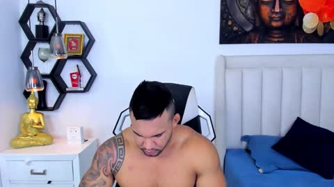 Snapshot of _matthew_santos_ chatting on 12-17-25, 10:38 _matthew_santos_ online show from 12-17-25, 10:38