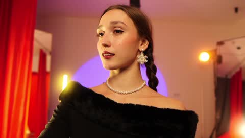 Snapshot of _meganmeow_ chatting on 12-01-24, 09:59 Saturday - start 2030-2130 GMT online show from 12-01-24, 09:59