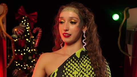 Snapshot of _meganmeow_ chatting on 12-27-24, 10:05 Saturday - start 2030-2130 GMT online show from 12-27-24, 10:05