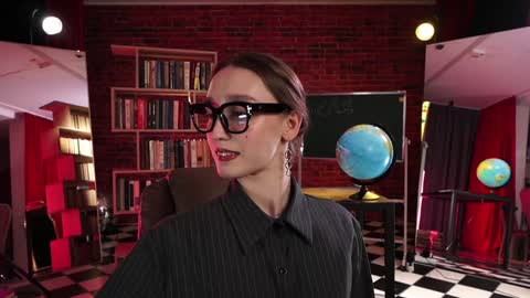 Snapshot of _meganmeow_ chatting on 10-05-25, 08:18 Saturday - start 2030-2130 GMT online show from 10-05-25, 08:18