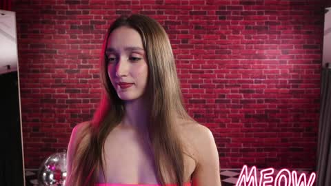 Snapshot of _meganmeow_ chatting on 10-11-25, 06:06 Saturday - start 2030-2130 GMT online show from 10-11-25, 06:06