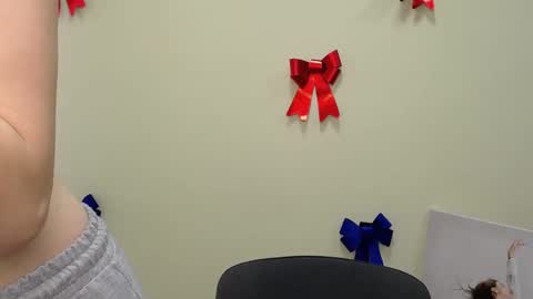 Susie online show from 03-04-25, 07:41