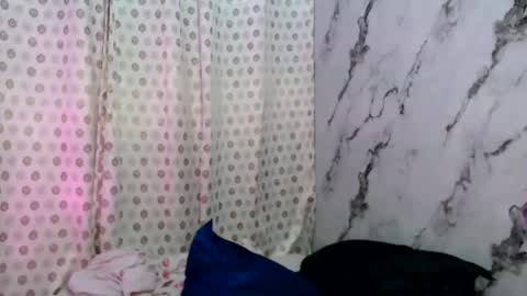 Snapshot of _mellyxxx chatting on 06-23-26, 05:49 Melly online show from 06-23-26, 05:49