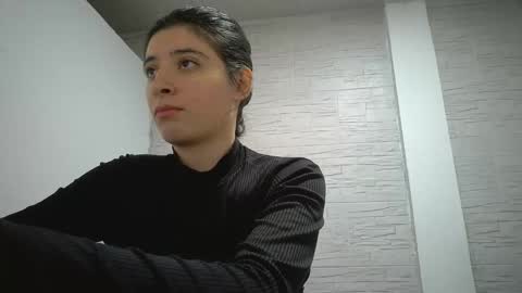 Mia-foster online show from 11-09-25, 03:16