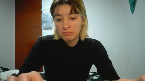 Snapshot of _mia_foster1 chatting on 05-05-26, 06:49 Mia-foster online show from 05-05-26, 06:49
