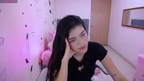 Mia online show from 02-05-25, 03:13