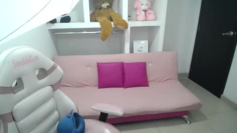  Mia  online show from 01-18-25, 02:44