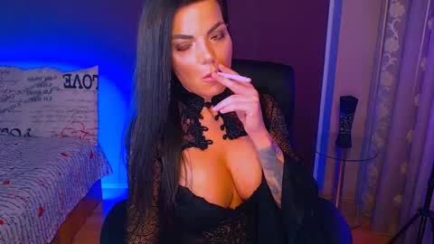 Snapshot of _milani_ chatting on 03-01-25, 01:22 Milani online show from 03-01-25, 01:22