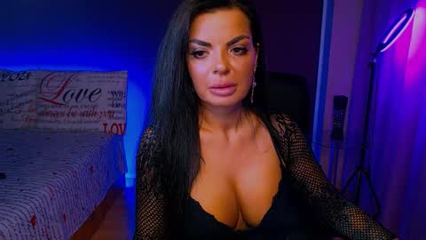 Snapshot of _milani_ chatting on 09-23-25, 05:38 Milani online show from 09-23-25, 05:38