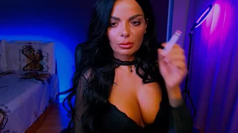 Snapshot of _milani_ chatting on 11-14-25, 07:01 Milani online show from 11-14-25, 07:01