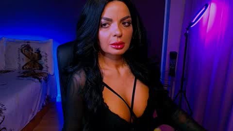 Snapshot of _milani_ chatting on 11-18-25, 06:34 Milani online show from 11-18-25, 06:34